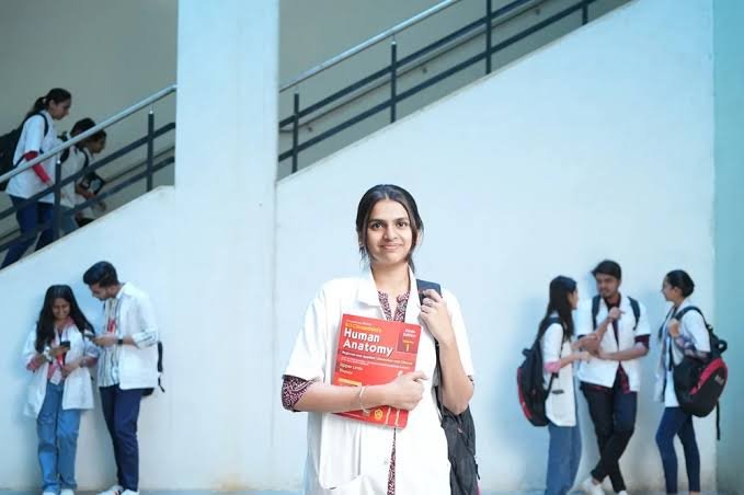 Distance Education vs Regular Education: Which Is Better?
